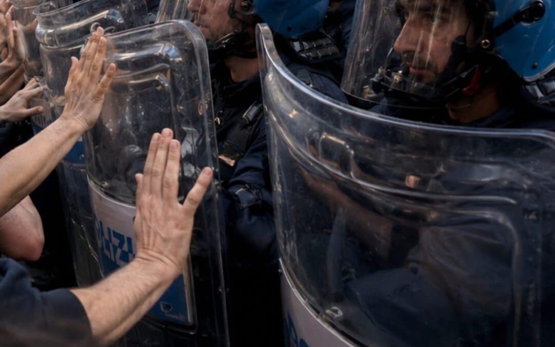 Scontri a Bologna, Unarma Asc: “Chi istiga alla violenza va fermato. Le forze dell’ordine sono una risorsa, non un bersaglio”