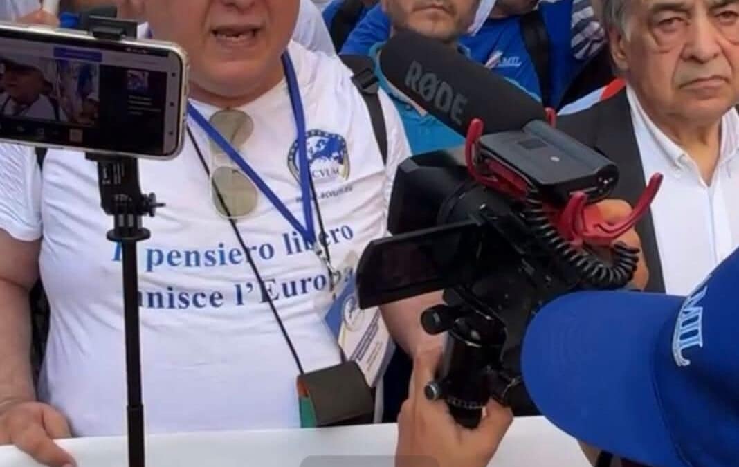 Manifestazione di dissenso al contratto di lavoro del 18 u.s..